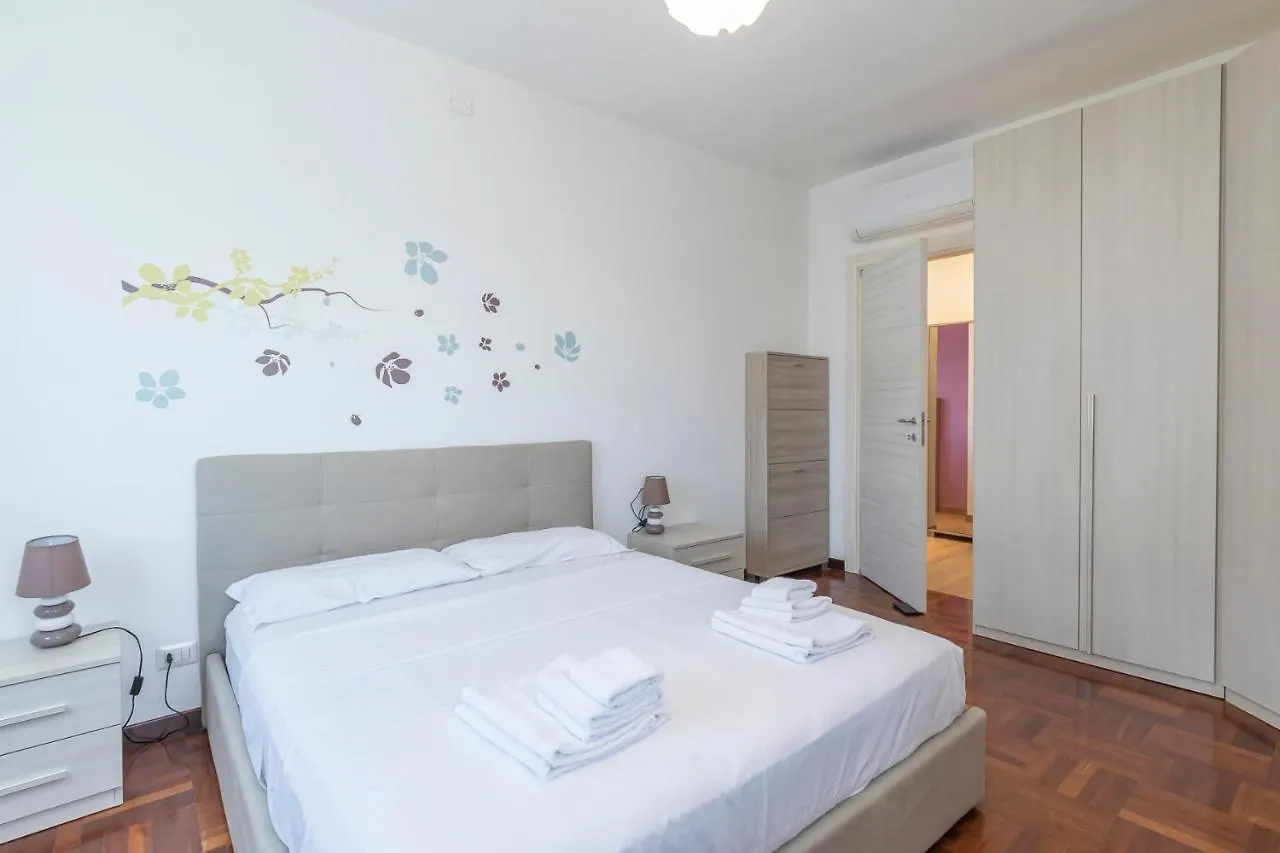 Big Apartment - Alcuino 7 Milan 0*,  Italy