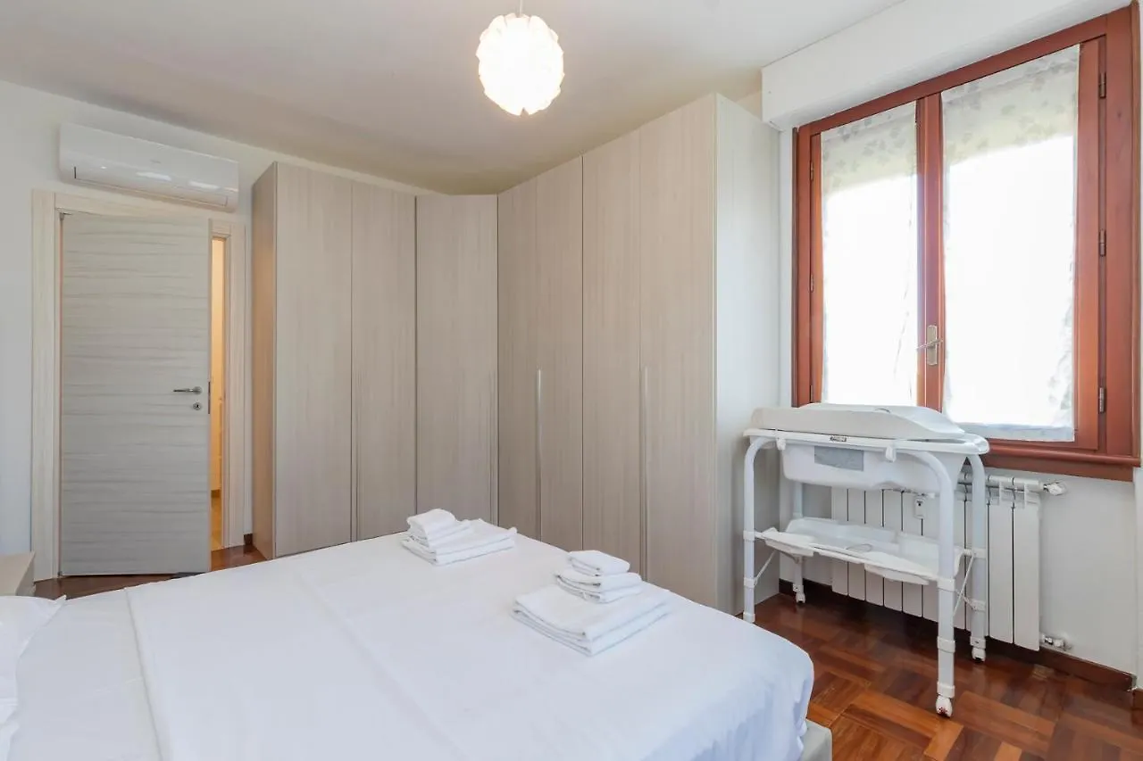 Big Apartment - Alcuino 7 Milan Italy