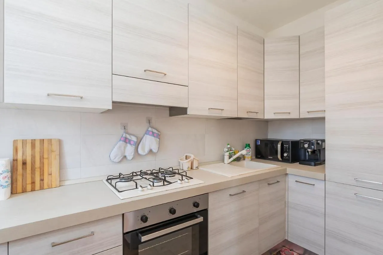 Big Apartment - Alcuino 7 Milan Italy